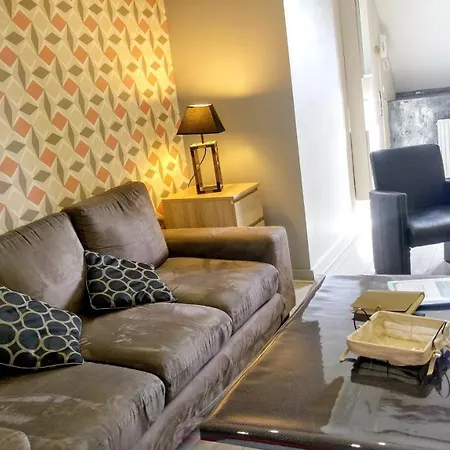 شقة With 2 Bedrooms In With Wifi 200 M From The Beach دْييب