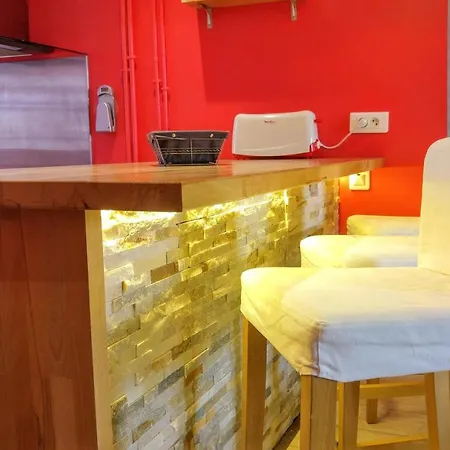 شقة With 2 Bedrooms In With Wifi 200 M From The Beach دْييب