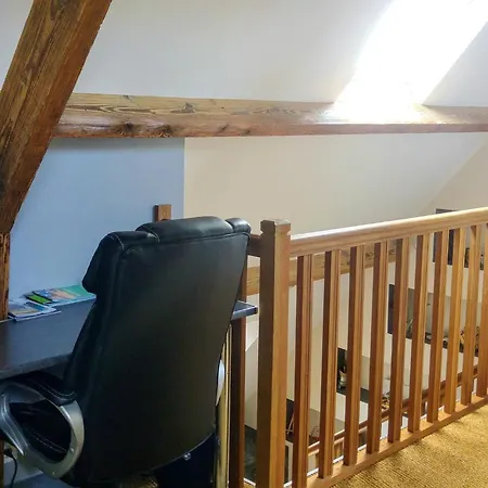 With 2 Bedrooms In With Wifi 200 M From The Beach *