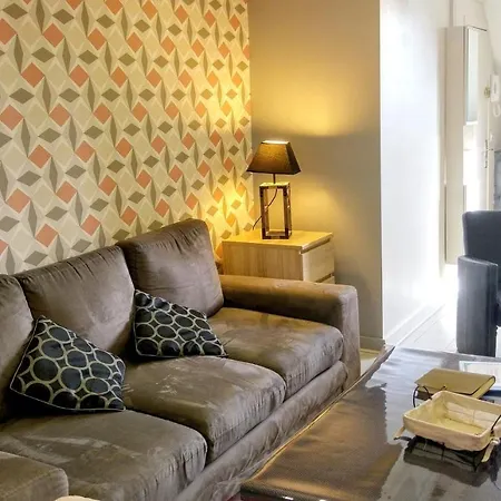 With 2 Bedrooms In With Wifi 200 M From The Beach دْييب