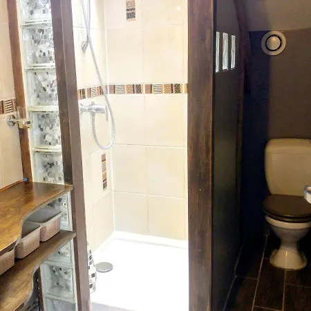 شقة With 2 Bedrooms In With Wifi 200 M From The Beach *
