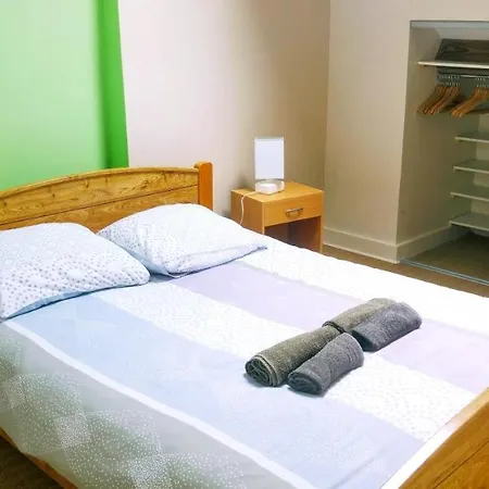 With 2 Bedrooms In With Wifi 200 M From The Beach Apartment *
