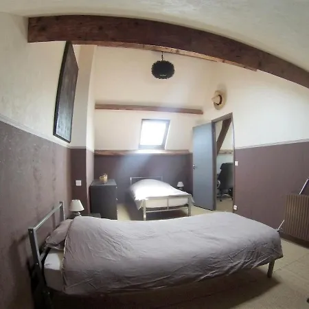 With 2 Bedrooms In With Wifi 200 M From The Beach Apartment